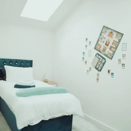 Apartment Bv Rare 3 Bedrooms At Conditioning House Bradford Perfect For Contractors Bradford (West Yorkshire)