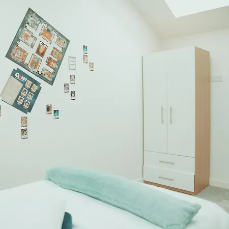 Apartment Bv Rare 3 Bedrooms At Conditioning House Bradford Perfect For Contractors