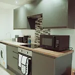 Bv Rare 3 Bedrooms At Conditioning House Bradford Perfect For Contractors *