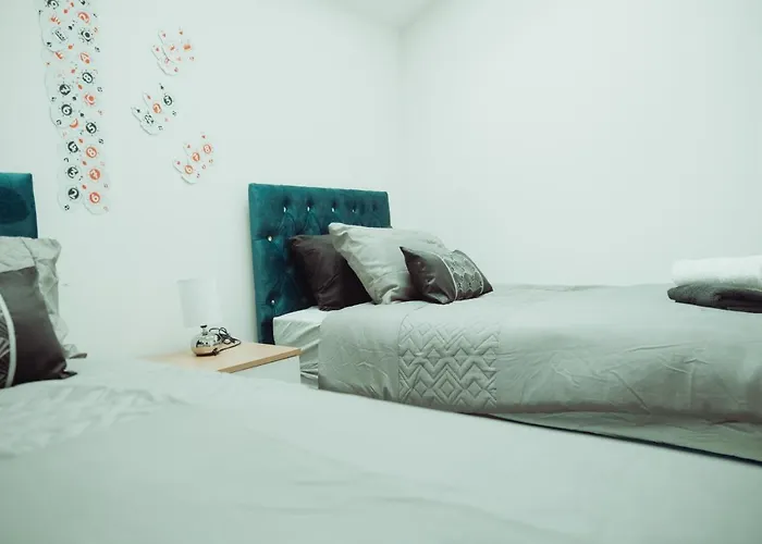 Bv Rare 3 Bedrooms At Conditioning House Bradford Perfect For Contractors Lägenhet