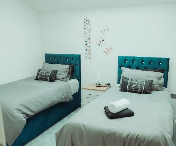 Bv Rare 3 Bedrooms At Conditioning House Bradford Perfect For Contractors *